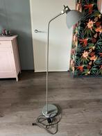 Mat grijze vloerlamp van Karwei, Ophalen, Zo goed als nieuw