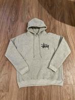 Stüssy Hoodie Grijs - Maat M, Kleding | Heren, Truien en Vesten, Verzenden, Zo goed als nieuw, Maat 48/50 (M), Grijs