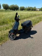 Vespa sprint 2018 50cc zwart met carbon, Fietsen en Brommers, Scooters | Piaggio, Ophalen, Gebruikt, Overige modellen, Benzine