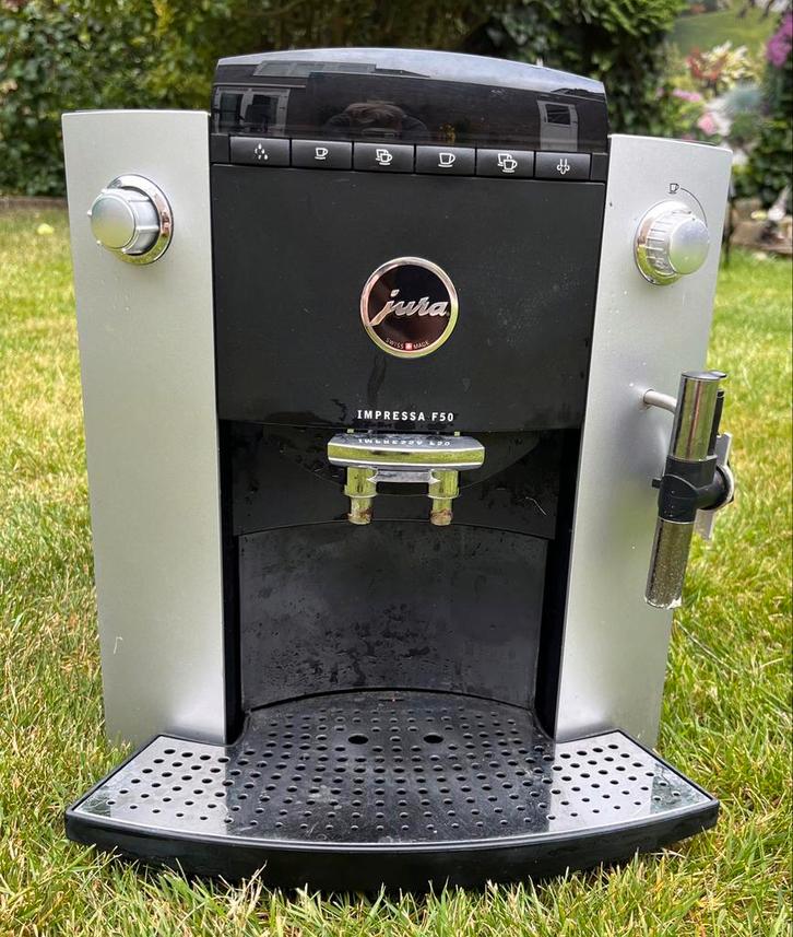 Jura Impressa F50 Volautomatische koffiemachine, Witgoed en Apparatuur, Koffiezetapparaten, Zo goed als nieuw, Gemalen koffie