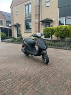 Piaggo zip 2010 (WOK), Fietsen en Brommers, Scooters | Piaggio, Ophalen, Zo goed als nieuw, Zip