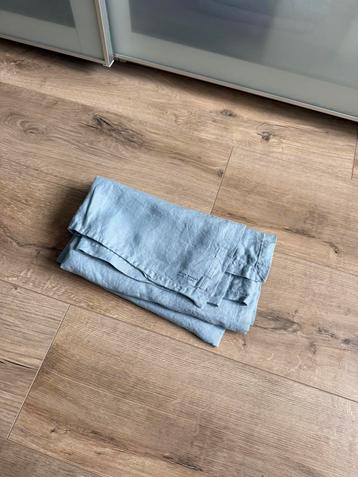 Licht blauw linnen tafelkleed nieuw beschikbaar voor biedingen