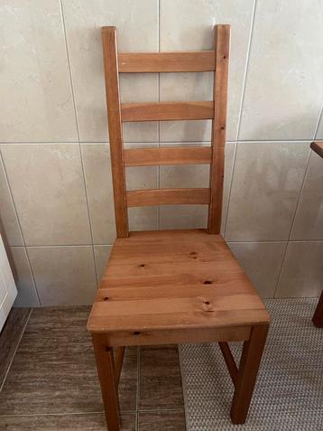 Eettafel + stoelen beschikbaar voor biedingen