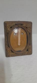 Antiek Fotolijstje met bol glas., Antiek en Kunst, Antiek | Woonaccessoires, Ophalen of Verzenden