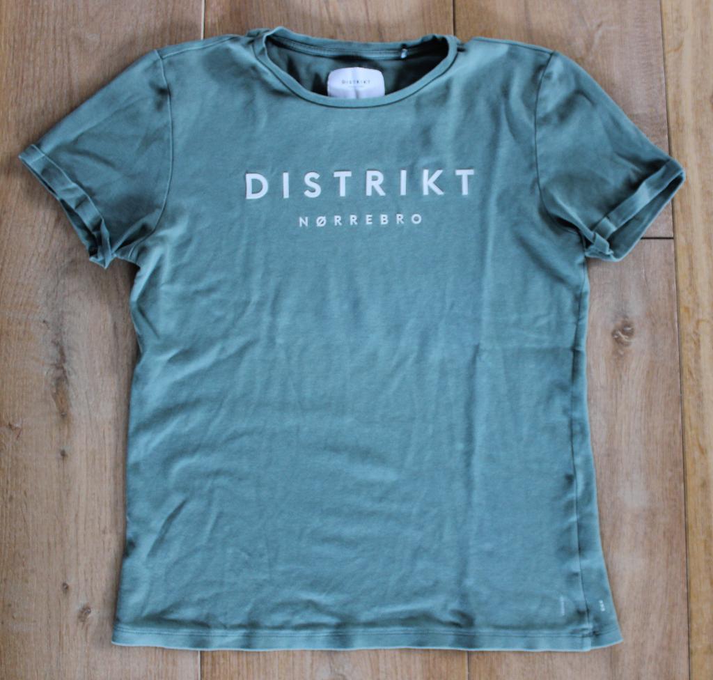 T-shirt van Distrikt maat S, Ophalen of Verzenden, Distrikt Nørrebro, Gedragen, Groen