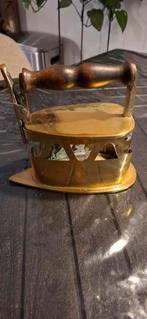 Vintage Messing Strijkijzer met Houten Handvat, Ophalen of Verzenden