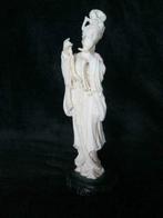 Oosters beeldje - geisha met beker, Ophalen