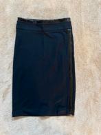 Rok Guess met lakrand maat 34, Kleding | Dames, Rokken, Zwart, Ophalen of Verzenden, Zo goed als nieuw, Maat 34 (XS) of kleiner