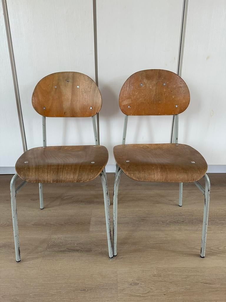 Mooie vintage school stoeltjes, Kinderen en Baby's, Kinderkamer | Tafels en Stoelen, Ophalen, Zo goed als nieuw, Stoel(en)