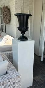 Brocante gietijzeren Tuinvazen 2 stuks, Tuin en Terras, Tuinvazen, Ophalen of Verzenden, Zo goed als nieuw