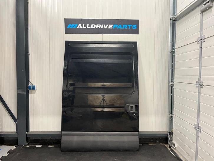 Schuifdeur rechts Iveco Daily 3 Zwart H2 / L2 3803522, Auto-onderdelen, Carrosserie en Plaatwerk, Deur, Rechts, Gebruikt, Ophalen of Verzenden