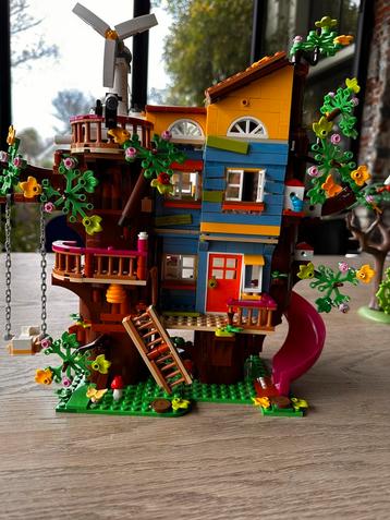 Lego friends boomhut 41703 beschikbaar voor biedingen