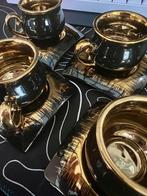 Zwarte kopjes en schotels met gouden details, Huis en Inrichting, Keuken | Servies, Ophalen, Keramiek, Zo goed als nieuw, Effen