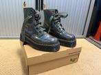 dr Martens Vegan Molly Gunmetal mt 41, Kleding | Dames, Schoenen, Blauw, Lage of Enkellaarzen, Ophalen of Verzenden, Dr. Martens