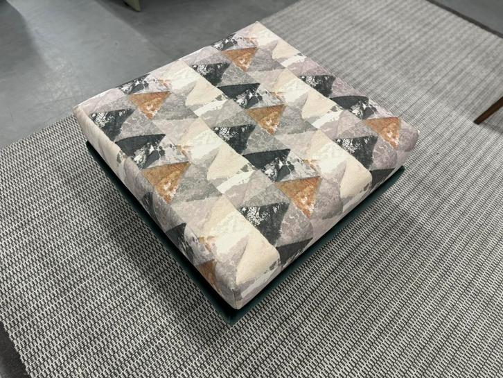 Nieuw Rolf Benz Freistil 183 Voetenbank Stof Design Poef, Huis en Inrichting, Banken | Voetenbanken en Poefen, Nieuw, Rechthoekig