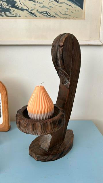 Vintage unieke folkart religieuze kandelaar houtsnijwerk beschikbaar voor biedingen