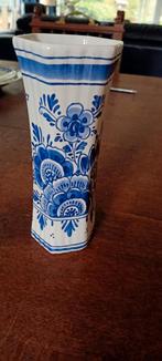 Delfts blauwe vaas, handbeschilderd, Huis en Inrichting, Woonaccessoires | Vazen, Blauw, Aardewerk of Porselein, Ophalen of Verzenden