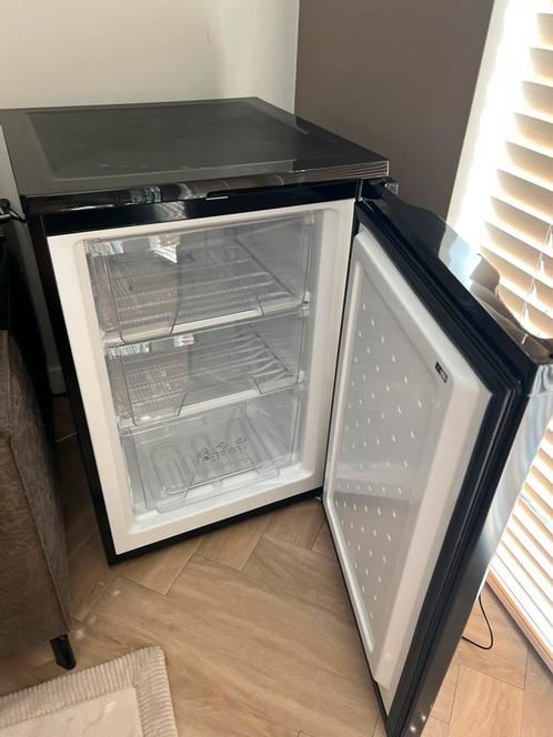 Vrijstaande vriezer / freezer unit 88liter, Witgoed en Apparatuur, Vriezers en Diepvrieskisten, Zo goed als nieuw, Vrijstaand