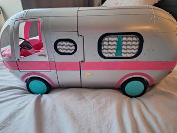 L.O.L. camper inclusief poppetjes en accesoires  beschikbaar voor biedingen