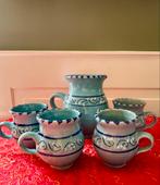 Turqoise aardewerken kan met 4 bekers, Ophalen of Verzenden, Zo goed als nieuw, Overige stijlen, Kop(pen) en/of Schotel(s)