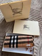 Burberry Sjaal, Kleding | Dames, Mutsen, Sjaals en Handschoenen, Ophalen of Verzenden, Zo goed als nieuw, Maat 46/48 (XL) of groter