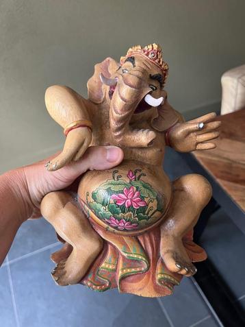 Ganesha houtsnijwerk beeld uit Indonesie boeddha olifant  beschikbaar voor biedingen
