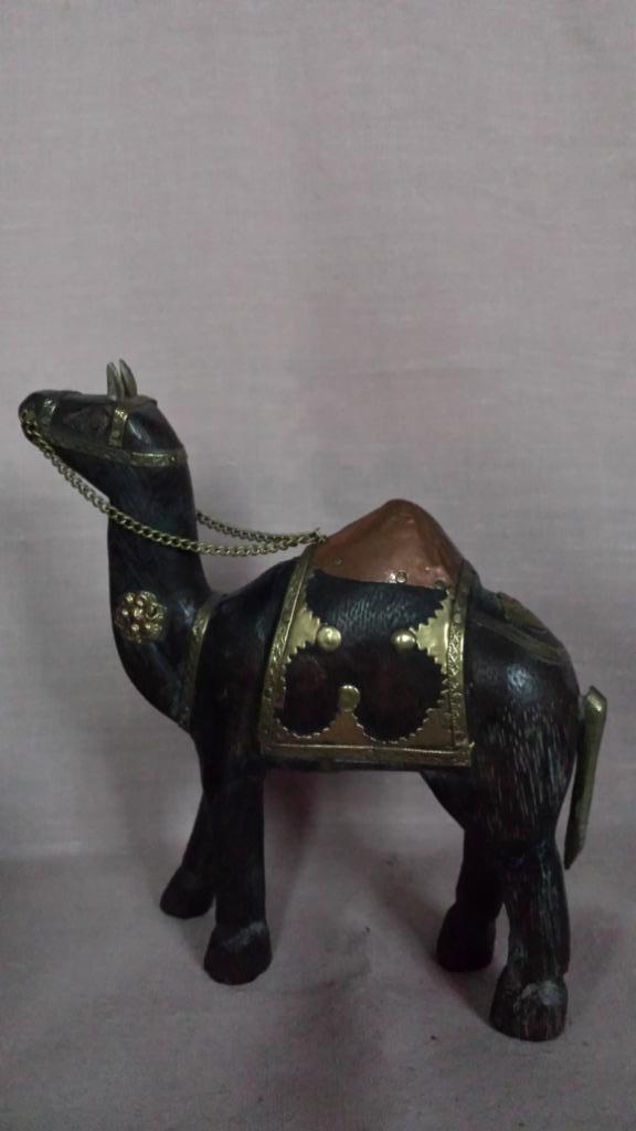 BEELDJE houten KAMEEL met KOPER inleg uit INDIA, Antiek en Kunst, Kunst | Beelden en Houtsnijwerken, Ophalen of Verzenden