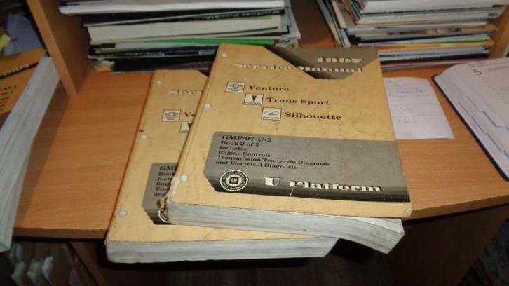 2 Delig WerkplHansboek Set CHEVRO-OLDS-PONT 1997 (zie Beschr, Boeken, Auto's | Folders en Tijdschriften, Gelezen, Verzenden