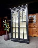 Prachtige zwarte vitrinekast | Côte Sud Eichholtz #2463