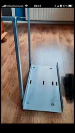 Ikea standaard voor desktop., Computers en Software, Laptopstandaarden, Ophalen of Verzenden, Gebruikt, IKEA Sigfinn