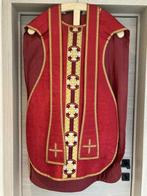 Rode kazuifel pre Vat. II met onderstola, Antiek en Kunst, Antiek | Religie, Ophalen of Verzenden