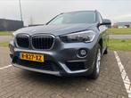 BMW X1 Sdrive18i Leder Camera Stuur-Stoelverwarming Trekhaak, Auto's, BMW, 74 €/maand, Zwart, Particulier, 3 cilinders