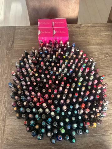 Pink gellac collectie beschikbaar voor biedingen