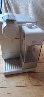 Nespresso De'Longhi met Melkopschuimer, Koffiepads en cups, Espresso apparaat, Ophalen of Verzenden, Zo goed als nieuw