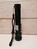 Zaklamp / flashlight ca 20cm op batterijen, Caravans en Kamperen, Ophalen of Verzenden