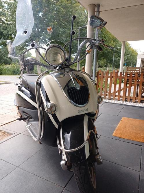 Berini Bella Zwart/wit Retro, Fietsen en Brommers, Scooters | Yamaha, Gebruikt, Overige modellen, Benzine, Ophalen
