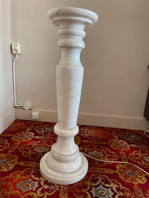 Marmeren zuil en porseleine lamp, Huis en Inrichting, Woonaccessoires | Zuilen en Pilaren, Zo goed als nieuw, Ophalen