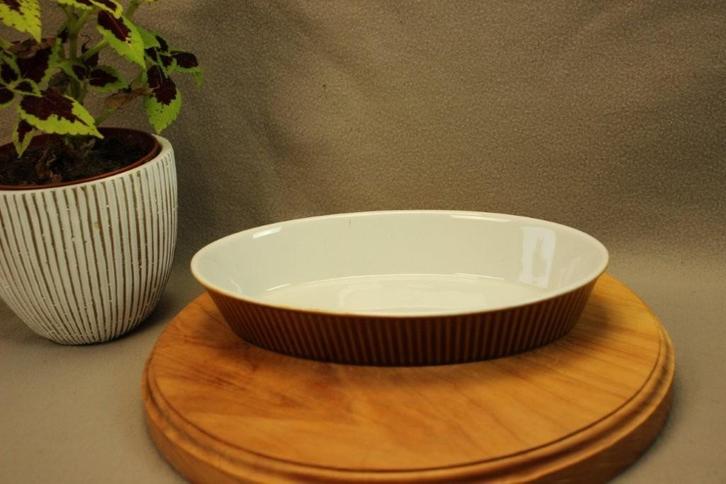 Ovenschaal Bruine ribbels Villeroy en Boch, Huis en Inrichting, Keuken | Servies, Zo goed als nieuw, Schaal of Schalen, Overige stijlen