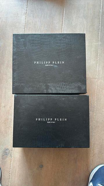 2x Lege Philipp Plein dozen beschikbaar voor biedingen