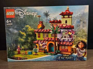 Lego Disney 43202 Het huis van de familie Madrigal beschikbaar voor biedingen