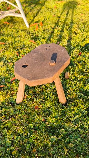 Antiek Melkstoeltje - Charmant & Authentiek beschikbaar voor biedingen