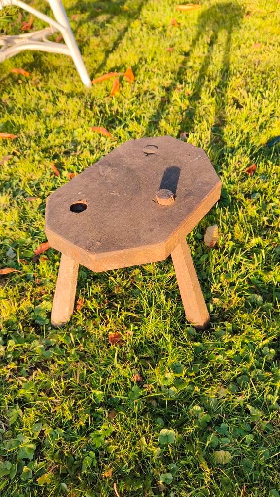 Antiek Melkstoeltje - Charmant & Authentiek, Huis en Inrichting, Stoelen, Gebruikt, Eén, Hout, Bruin, Ophalen