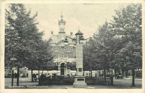 (300-386-013) Apeldoorn Raadhuisplein, Verzamelen, Ansichtkaarten | Nederland, Gelderland, Verzenden