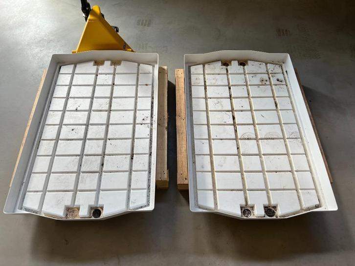 Set 2 kweektafels / eb- en vloedbodem compleet met kraantjes, Tuin en Terras, Kweekspullen, Zo goed als nieuw, Kweekbak, Ophalen