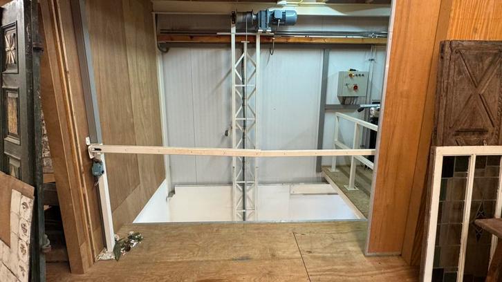 LIFT , bouwlift. 1 verdieping , 400 kg, Zakelijke goederen, Machines en Bouw | Liften, Steigers en Ladders, Ophalen