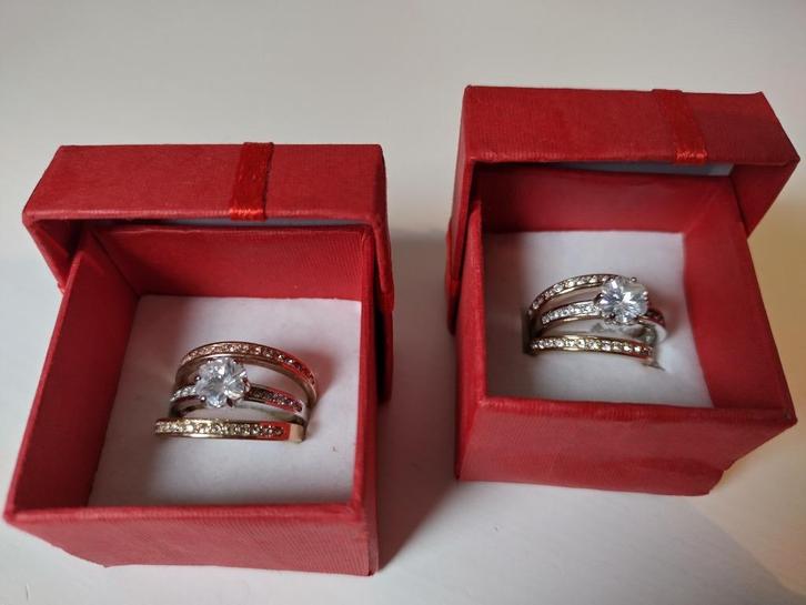 Leuke ringen, Sieraden, Tassen en Uiterlijk, Ringen, Zo goed als nieuw, Dame, Kleiner dan 17, Overige kleuren, Overige materialen