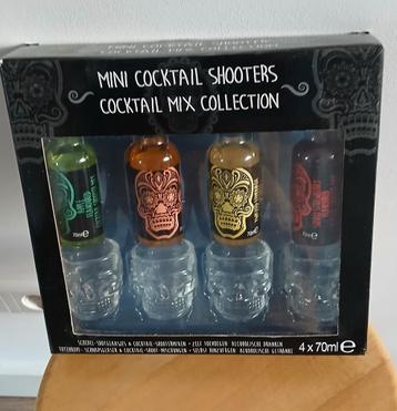  4 doodshoofd shotglaasjes beschikbaar voor biedingen