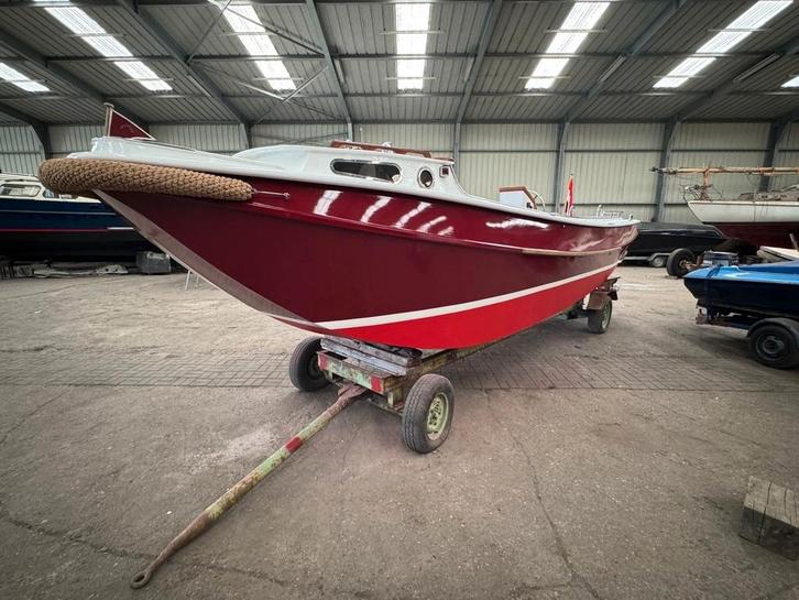 Stalen vlet in zeer goede staat 8.50 x 2 m, Watersport en Boten, Speedboten, Zo goed als nieuw, 6 meter of meer, Diesel, Minder dan 70 pk