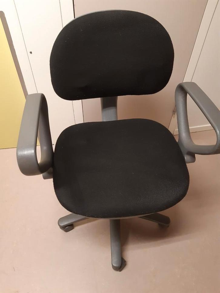 Een mooie zwarte burostoel, Huis en Inrichting, Bureaustoelen, Gebruikt, Bureaustoel, Zwart, Ergonomisch, Ophalen