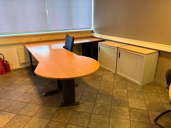 Diverse bureau’s, Huis en Inrichting, Bureaus, Gebruikt, Bureau, Ophalen